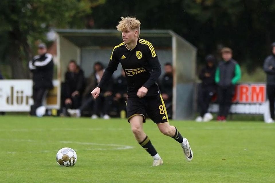 Philipp Hilmer im Trikot seines Heimatvereins SV Perkam, der aktuell in der Kreisliga Straubing spielt. Philipp Hilmer im Trikot seines Heimatvereins SV Perkam, der aktuell in der Kreisliga Straubing spielt.
