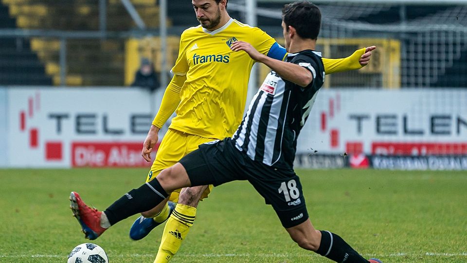 David Becker (li.) bleibt eine weitere Saison beim FK Pirmasens