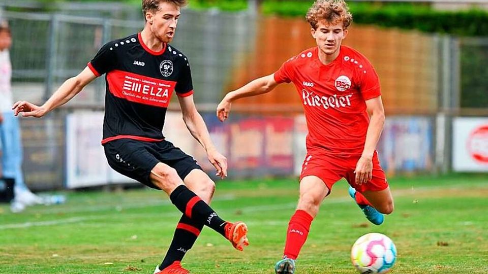 Der Bahlinger Neo Oehler, hier rechts in einer Szene aus dem Hinrundenspiel gegen Elzach, erzielt den 2:1-Siegtreffer für die Regionalliga-Reserve.