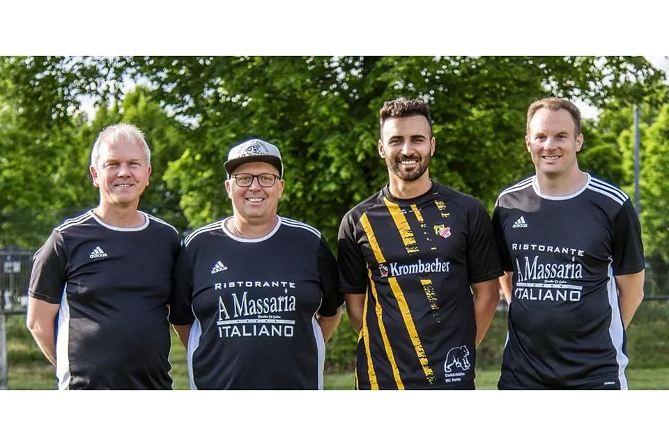 Offizielle und das kommende Trainerteam des Fußball-A-Ligisten SG Sinn/Hörbach, v. l. Heiko Schmidt, Trainer Oliver Krämer, der neue spielende Co-Trainer Firat Yaglu und Marcel Korting. © Silas Koch