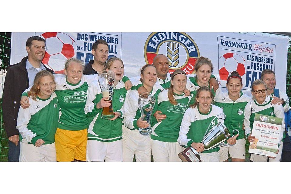 Große Freude herrschte bei den Spielerinnen des SV Albereiler nach dem Sieg beim Meistercup in Kirchentellinsfurt.  Foto: Peter Herle