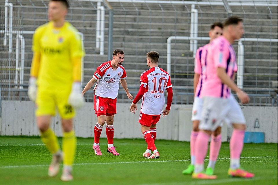 Lovro Zvonarek feiert das 1:0 gegen den TSV Aubstadt