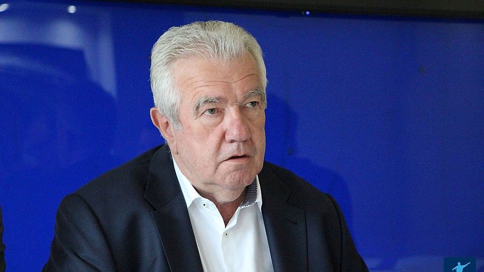 Peter Frymuth bleibt an der SPitze des FVN.