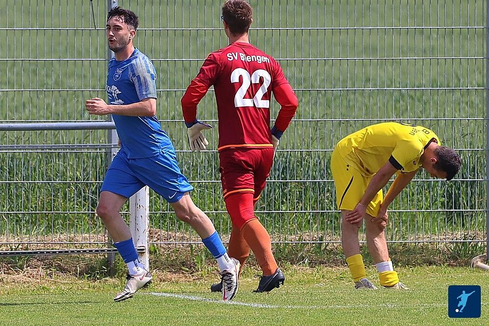 Jubel beim TuS Königschaffhausen (blaues Trikot), Frust beim abgestiegenen SV Biengen: Die Kaiserstühler entschieden die Begegnung mit 4:2 für sich.