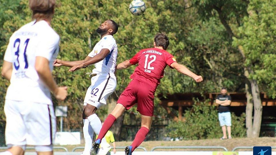 Manassé Eshele (Mitte) hatte mit Kopf und Fuß kein Glück beim FCK.