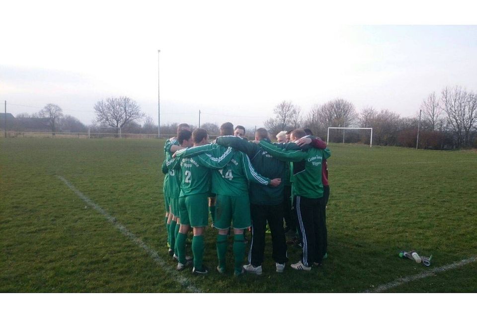 Wippra ist der Konkurrenz enteilt. Beim 4:3 im NHS in Allstedt (hier im Bild) hat sich Team von Trainer Nico Stedter schon mal erfolgreich auf die Rückrunde eingeschworen.