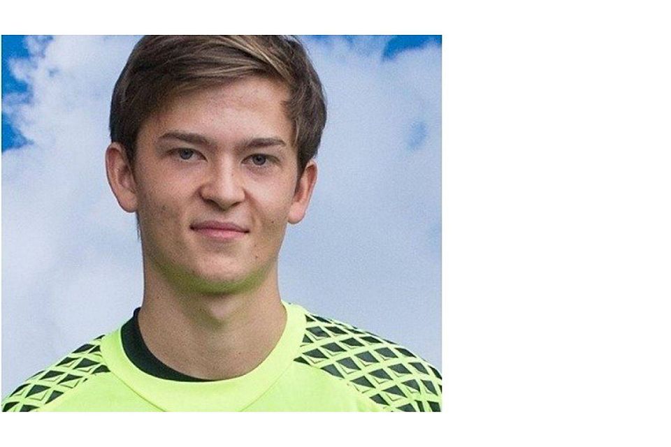 Nicht nur in der 3. Herrenmannschaft ist Matti Köhnen Stammtorhüter, sondern auch bei den A-Jun. U19 III. Nicht nur in der 3. Herrenmannschaft ist Matti Köhnen Stammtorhüter, sondern auch bei den A-Jun. U19 III.