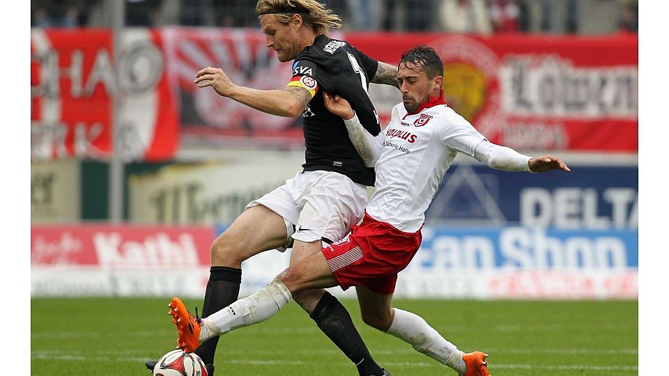 Nico Herzig (li.) wechselt mit sofortiger Wirkung vom SV Wehen-Wiesbaden zu den Würzburger Kickers. F: Images