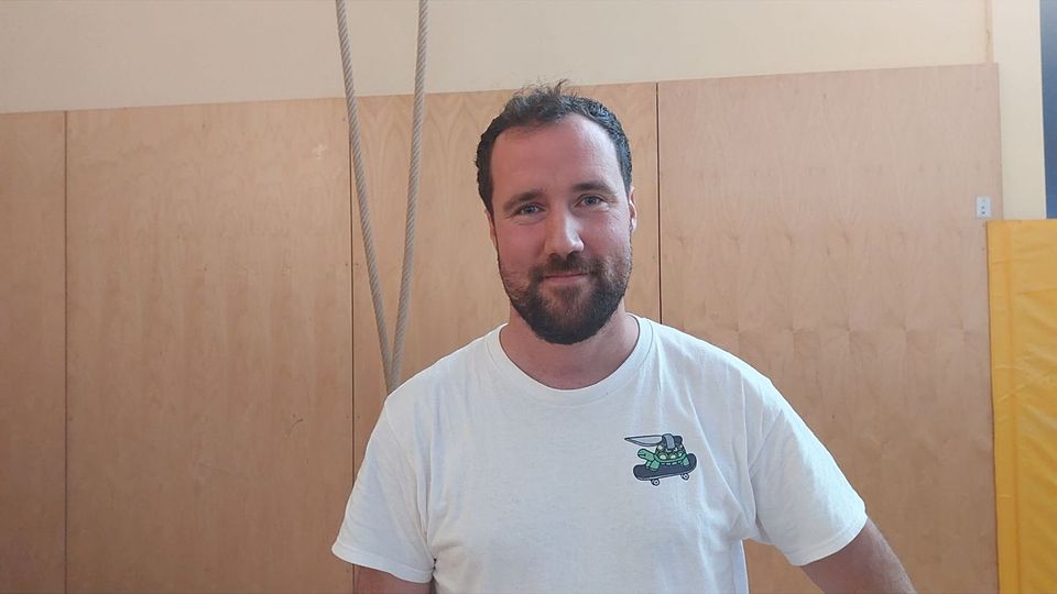 Jan-Christopher Lehnen organisiert den Fußballbetrieb