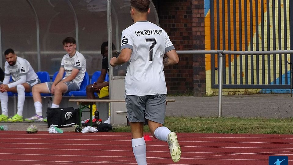 Spitzenreiter VfB Bottrop bekommt es mit Verfolger ESC Rellinghausen zu tun. 