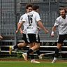 Wacker-Kapitän Felix Bachschmid (r.) brachte sein Team bereits nach elf Minuten mit 1:0 in Führung.