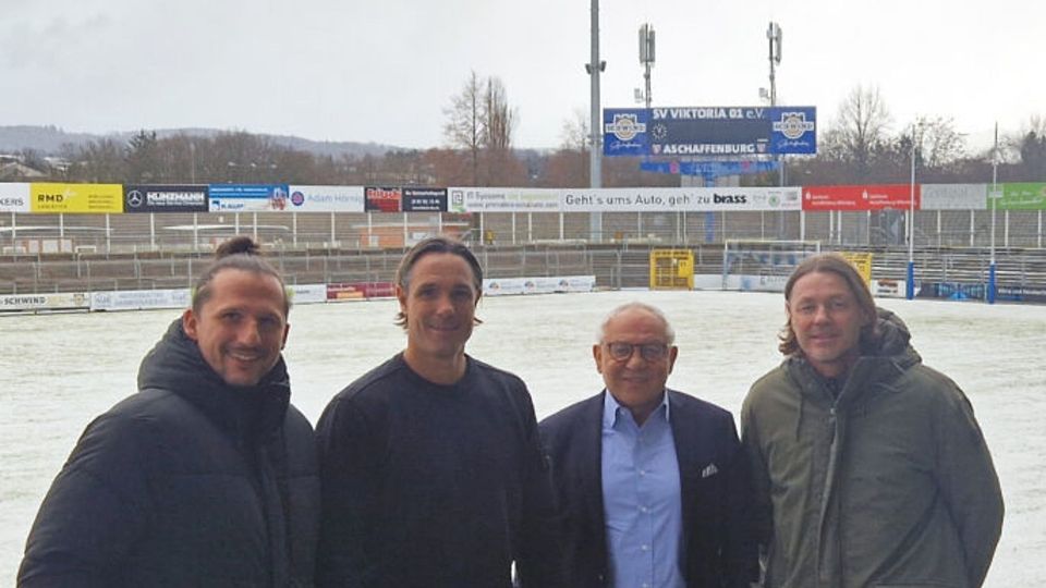 Felix Luz (zweiter von links) ist der neue Hoffnungsträger des SV Viktoria Aschaffenburg