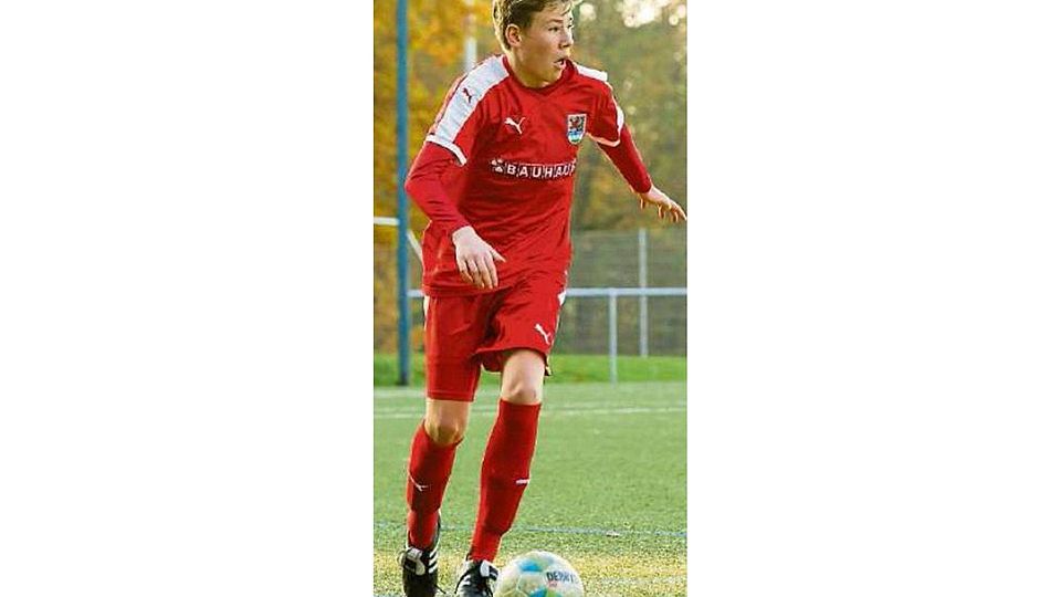 Nick Klein feiert mit dem VfB 1900 Gießen den achten Sieg im neunten Saisonspiel. In Fulda gelang ein klarer 4:0-Erfolg Foto: Wereschinski