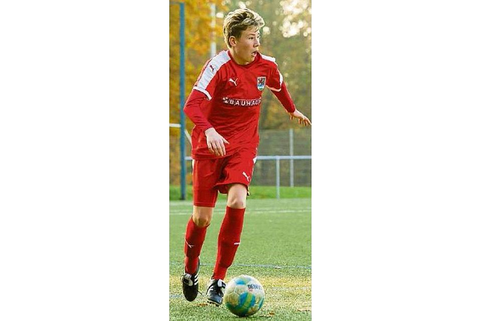 Nick Klein feiert mit dem VfB 1900 Gießen den achten Sieg im neunten Saisonspiel. In Fulda gelang ein klarer 4:0-Erfolg Foto: Wereschinski