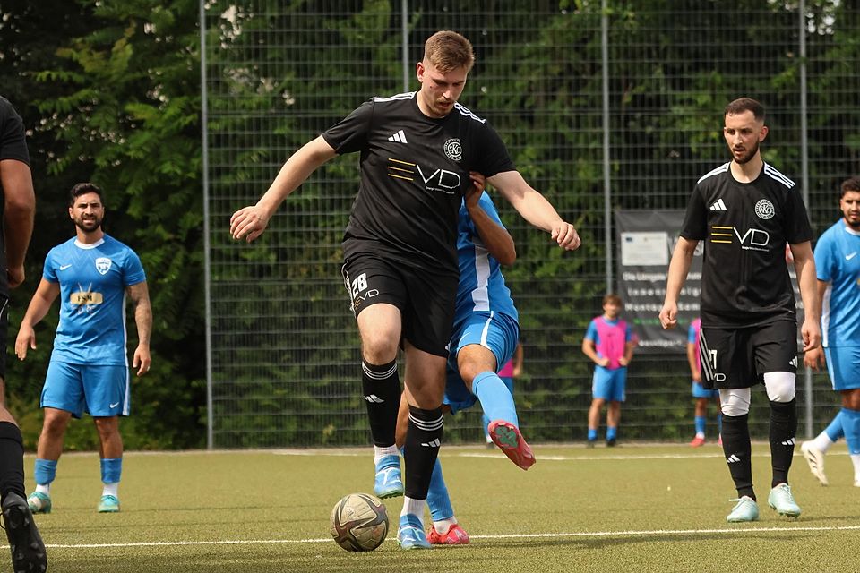 Bester Torjäger der Bezirksliga: Haris Beslic Bester Torjäger der Bezirksliga: Haris Beslic