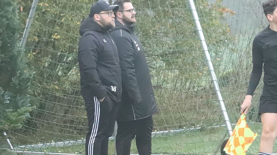 Trainer Björn Bleschke und sein Co-Trainer Mario Knebel wollen den TSV Apensen II aus dem Keller führen.