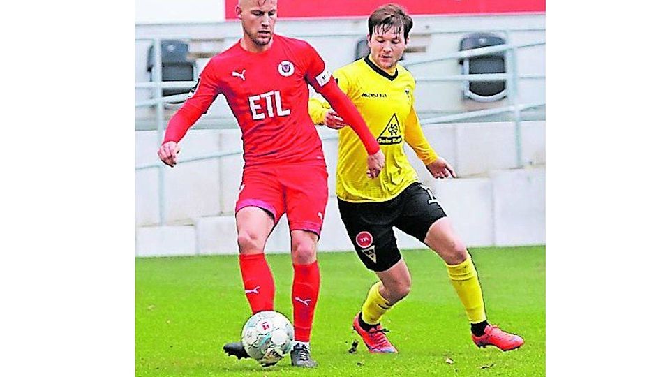 Erzielt das 1:0 für Aachen: Florian Rüter (rechts).