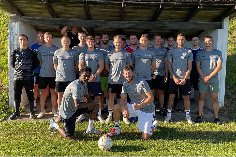 Mit einem gezielt verstärkten Aufgebot hofft man bei der SG Waidhaus/Pfrentsch/Neukirchen, eine starke A-Klassensaison spielen zu können. Mit einem gezielt verstärkten Aufgebot hofft man bei der SG Waidhaus/Pfrentsch/Neukirchen, eine starke A-Klassensaison spielen zu können.