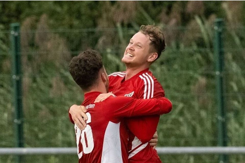 Grund für ein Tänzchen hatten Hinterzartens Spieler Jona Schuler (rechts) und Manuel Birkle auch am vergangenen Wochenende.