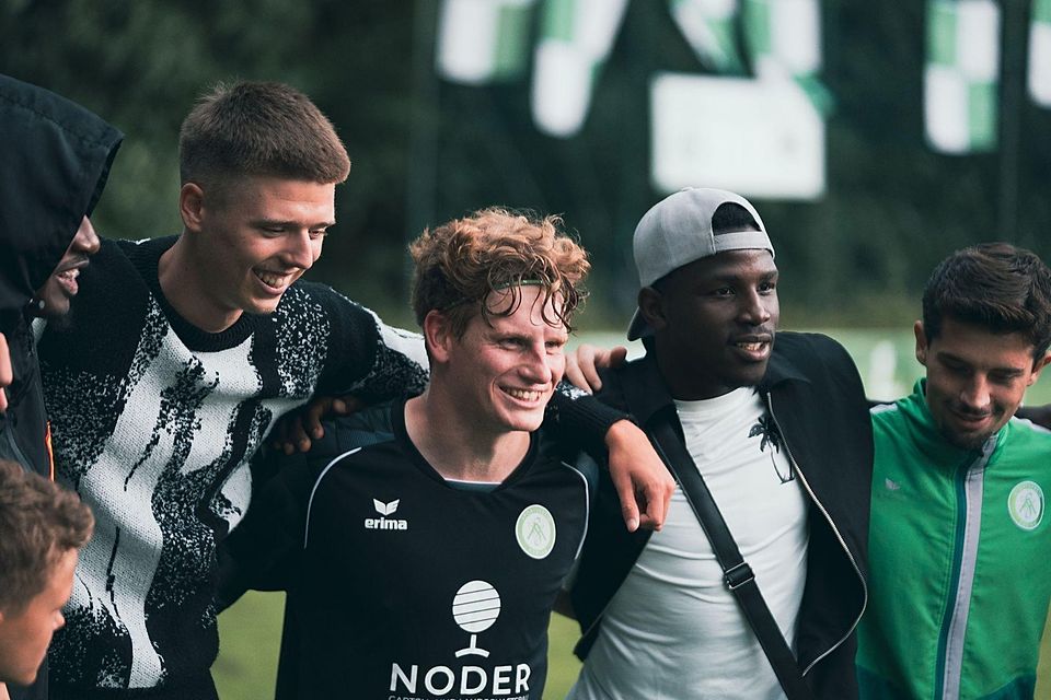 Der SV Aubing um Kapitän Hans Haderecker überzeugt zum Saisonstart und hat nach sieben Spieltagen drei Punkte Rückstand zur Spitze.