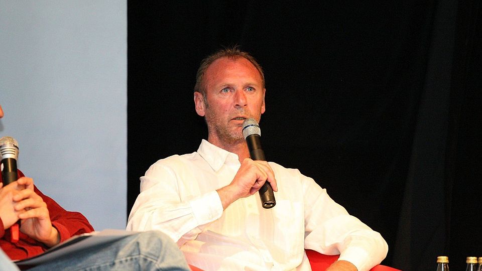 Ex-Club-Spieler Dieter Eck­stein war seit 2011 Trainer des DJK/SV Mitteleschenbach, nun zieht er aus \"sportlichen Gründen\" einen Schlussstrich. F: Zink.