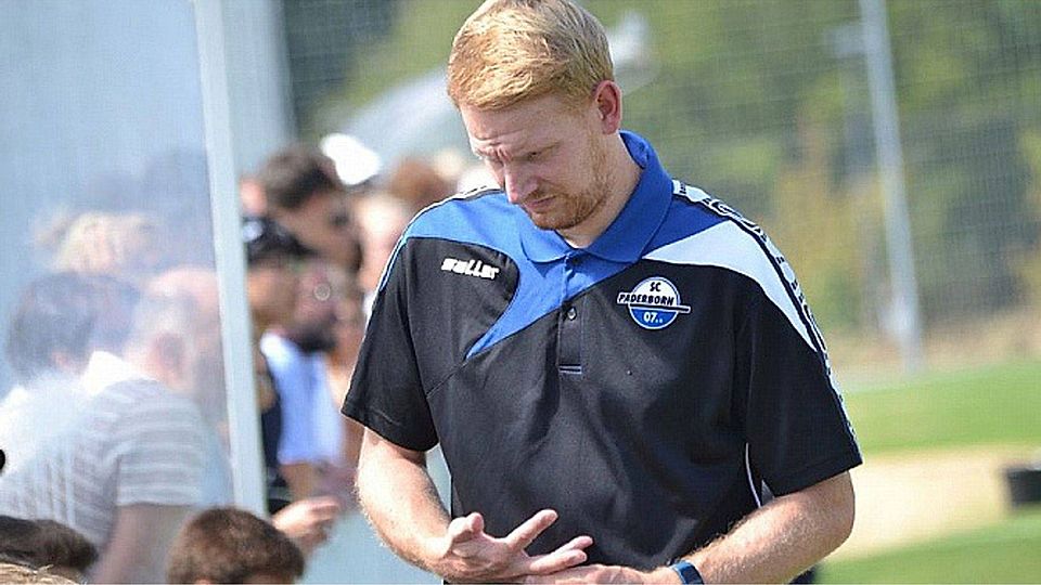 Paderborns U17-Coach Philipp Kaß rutschte mit seinem Team auf den letzten Rang.