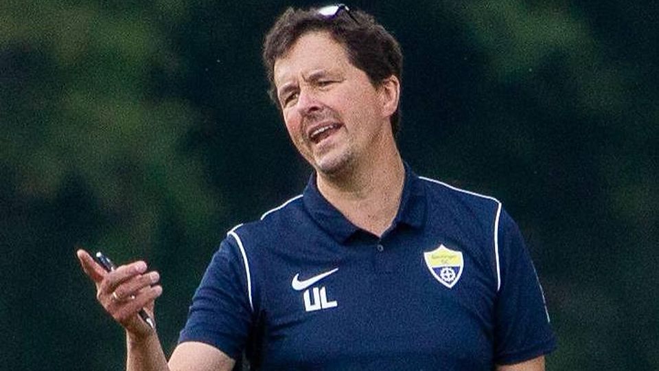 Bedient: Gautings Trainer Uwe Lehner.