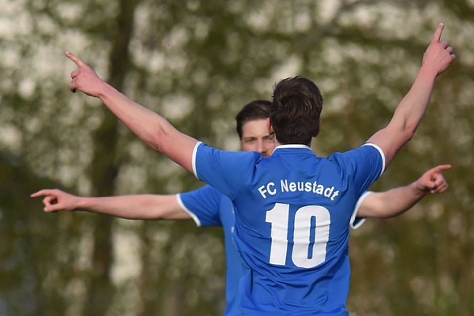 Jeder Fingerzeig ein Treffer? Schön wär?s aus Sicht des FC Neustadt, der  im Heimspiel gegen den Hegauer FV die Chance auf Rang zwei wahren will. | Foto: Patrick Seeger