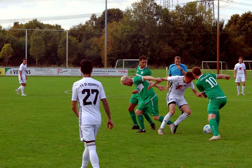 Daniel Noldt (TV 01) muss sich durchsetzen