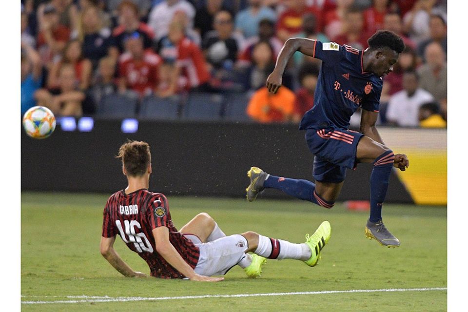 Überzeugte auf der US-Tour gemacht: Alphonso Davies ist kaum aufzuhalten, wie in Kansas City Milans Matteo Gabbia feststellen musste. AFP