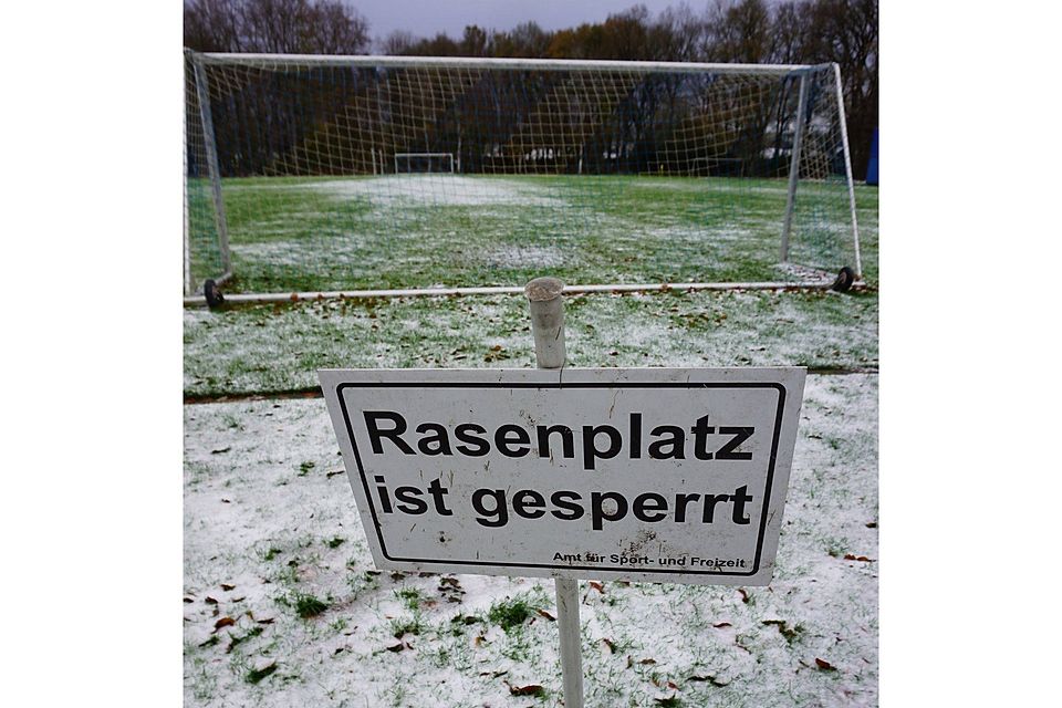 In Bremerhaven, Stade, Rotenburg und Landkreis Cuxhaven mussten über 150 Partien abgesagt werden. Foto: Volker Schmidt
