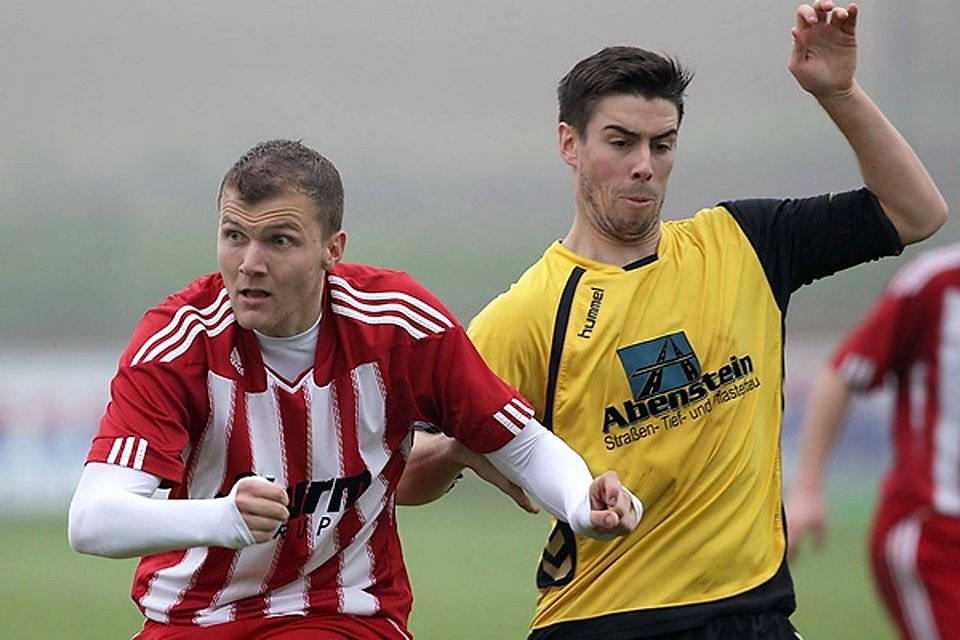 Hankofen um Johannes Sammer (li.) reist nach dem Heimsieg gegen Gersthofen beruhigt nach Burghausen. F: Becherer