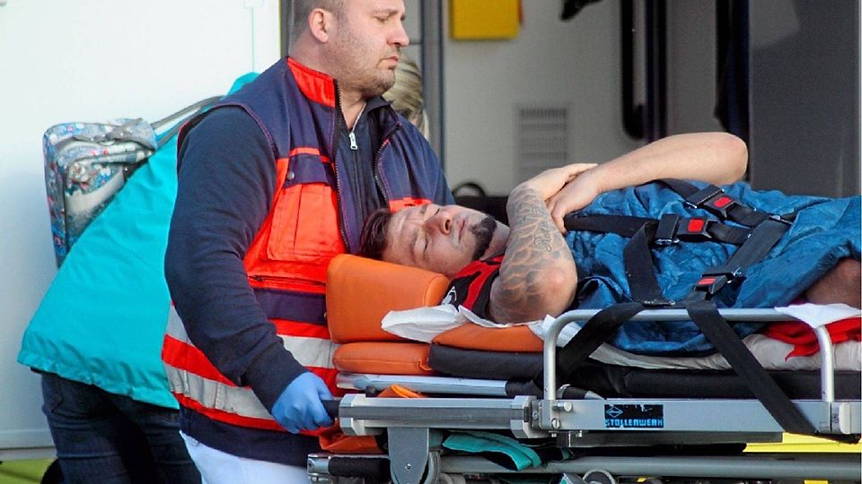 Schwer verletzt: Der Wittstocker Patrick Schönfeldt erlitt im Zweikampf einen Schienbeinbruch.  ©MZV/Stephan Ellfeldt