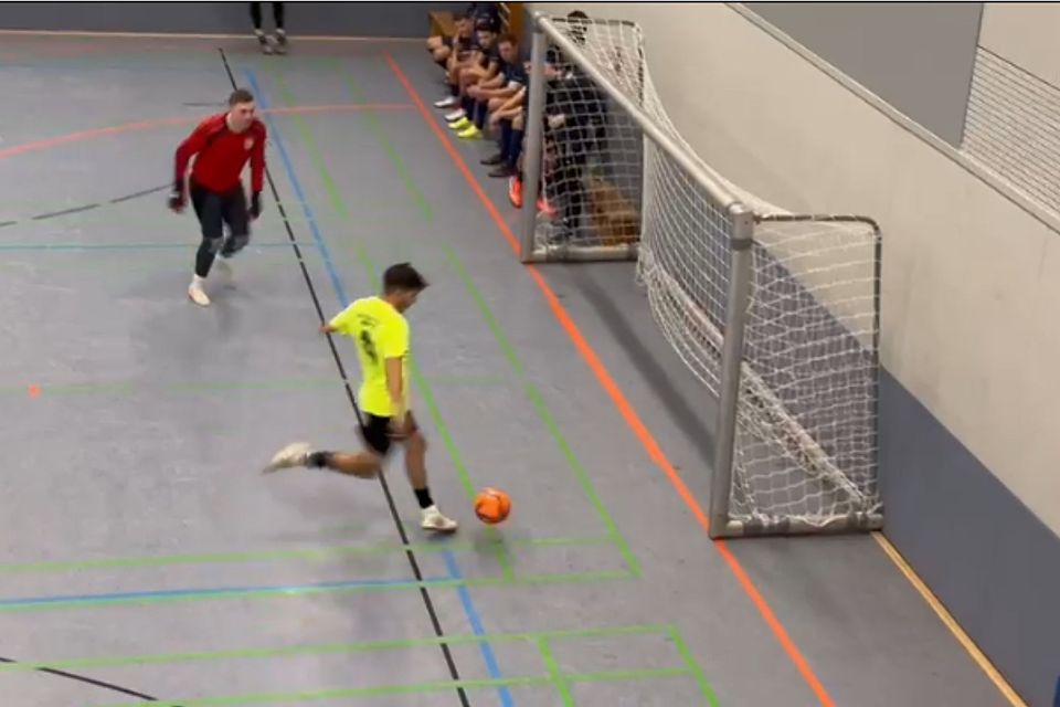 Zufällig festgehalten: Der Fehlschuss von Kayra Güler beim letztjährigen Hallenturnier in Bleidenstadt. 