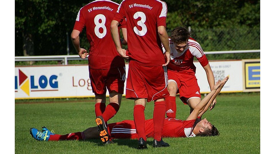 Bilder, die der SV Memmelsdorf auch im Jahr 2016 gerne sehen möchte: Spieler beim Torjubel gegen Leinach.