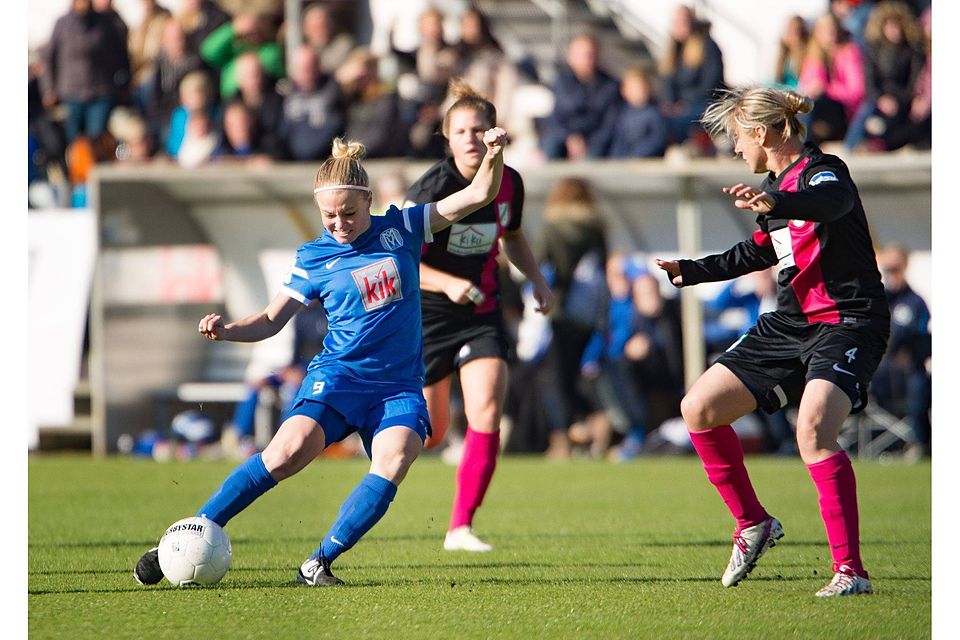 Behaupten wollen sich die die Meppener Fußballerinnen - auf dem Foto Joana Beckers - auch beim VfL Wolfsburg II. Foto: Doris Leißing