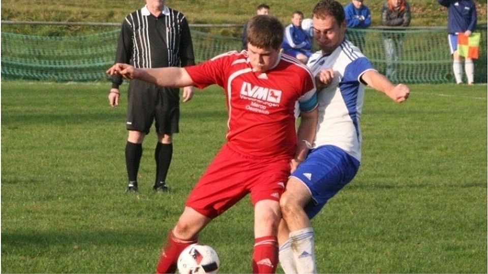 SVN-Kapitän Christian Brand (links) traf ins eigene Netz.	Foto: Kim Löffler