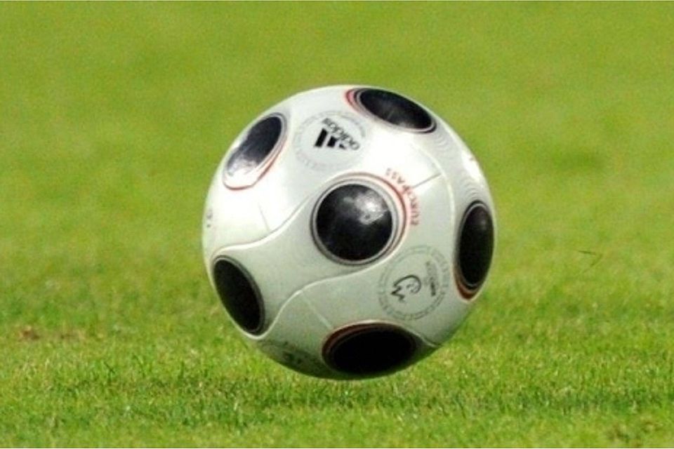 Der FV Olympia Laupheim hat beim Tabellenzweiten der Fußball-Verbandsliga verloren. Shutterstock