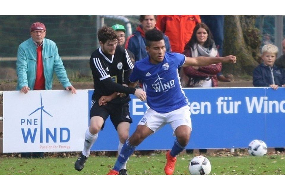 Brayan Lopez un der FC Eintracht Cuxhaven wollen die Saison mit einem Sieg beenden. Foto: Lütt