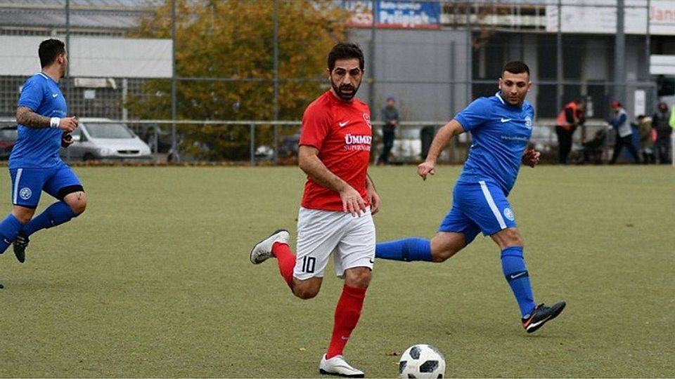 Türkspor Stuttgart um Erdal Koyuncu will schleunigst punkten. Foto: Theofilos Lialios