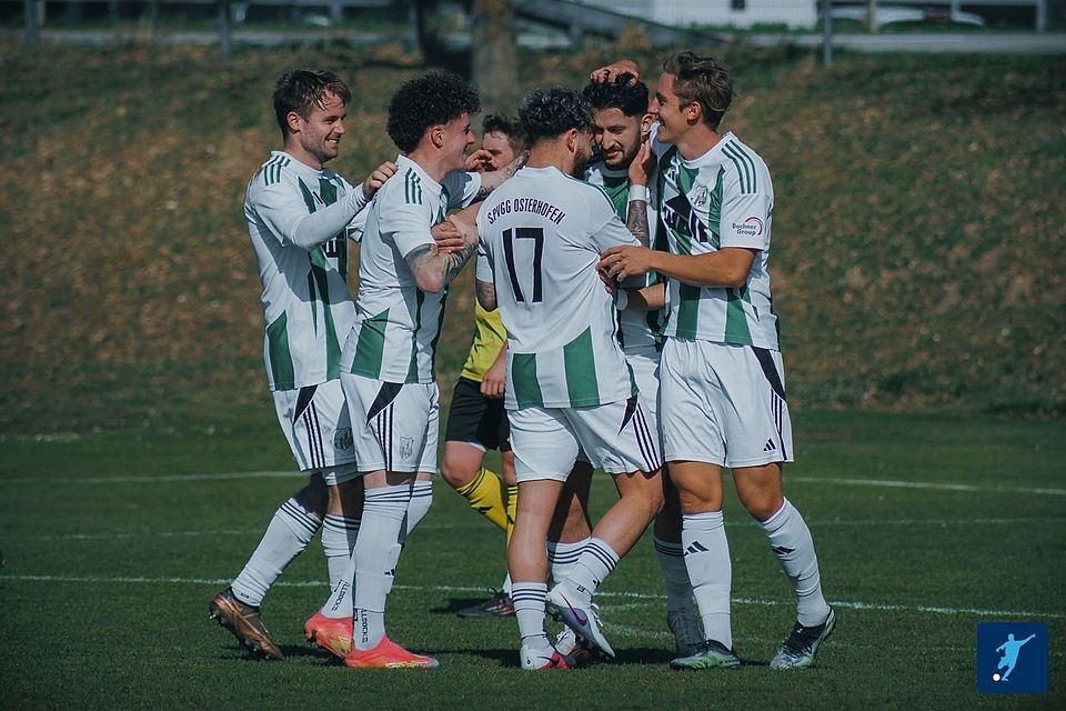 Die SpVgg Osterhofen wurden den hohen Erwartungen eindrucksvoll gerecht und steht fünf Spieltage vor Saisonende als Meister der Kreisliga Straubing fest 