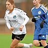 Auch hier im Vorteil: Lotta Kayser und der TuS Issel ließen dem TuS Weitefeld-Langenbach (rechts: Julia Wolf) beim 6:0-Erfolg keine Chance.