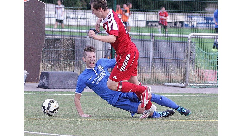 Lohnender Einsatz: Das Kämpferherz des Gau-Odernheimers Damian Szymkow (am Boden) gegen den Weisenauer Jonas Eichbladt wurde im Verbandspokal durch einen 3:1-Sieg belohnt.