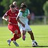 Olgherto Balliu (r.) im Trikot von Greuther Fürth. 