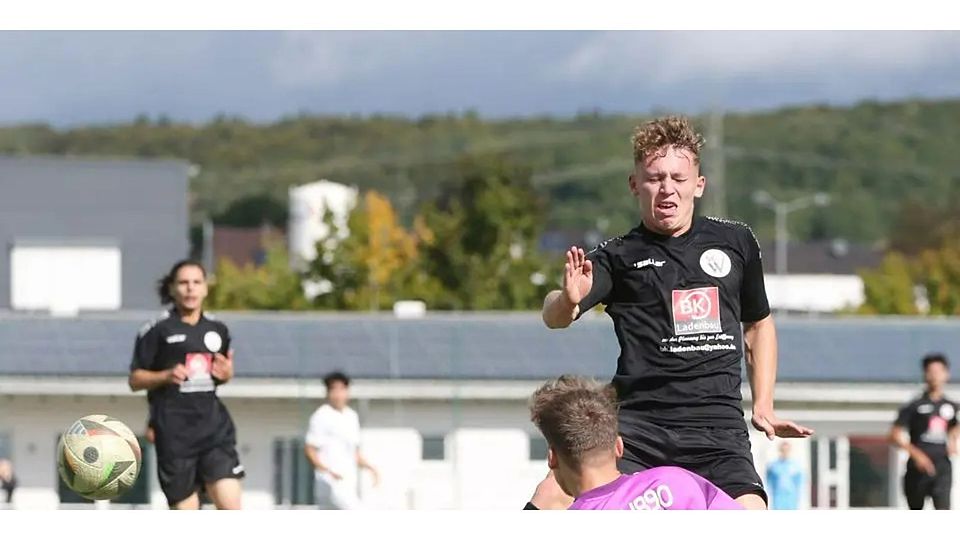Tom Röder und der SC Waldgirmes kassieren in der Fußball-Hessenliga der A-Junioren eine Niederlage gegen die TSG Wieseck. (Archivfoto) © Steffen Bär