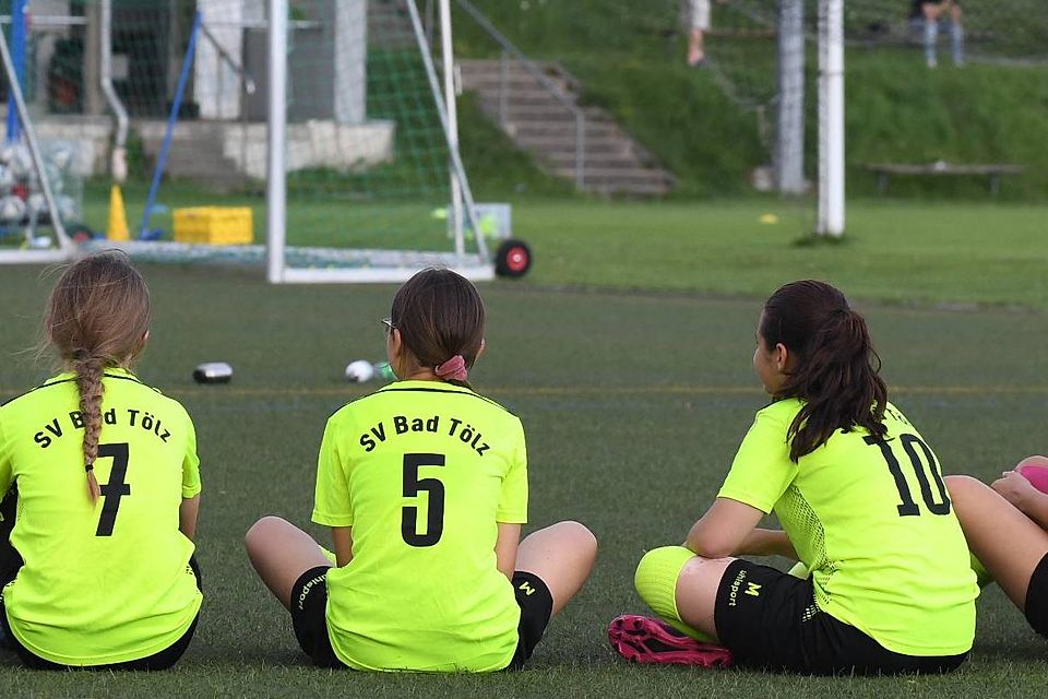 Viele Mädchen kicken beim SV Bad Tölz – aber nicht genügend, um über das ganze Feld zu spielen.