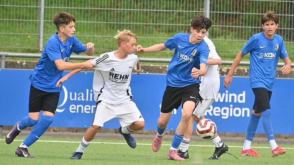 Große Erleichterung bei Max Musiol und der Eintracht-U15: Gegen Saar 05 gelang der erste Saisonsieg.