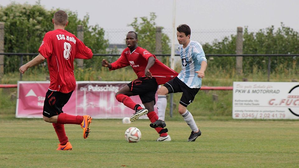 Turbine Halle II (blau) setzte sich mit 3:1 bei der ESG-Reserve durch. F: Prinz