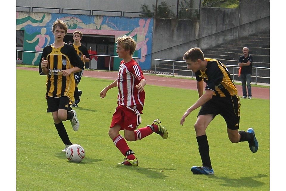 Jonas Berzl mit viel Überblick. F: Andreas Klebl Jonas Berzl mit viel Überblick. F: Andreas Klebl
