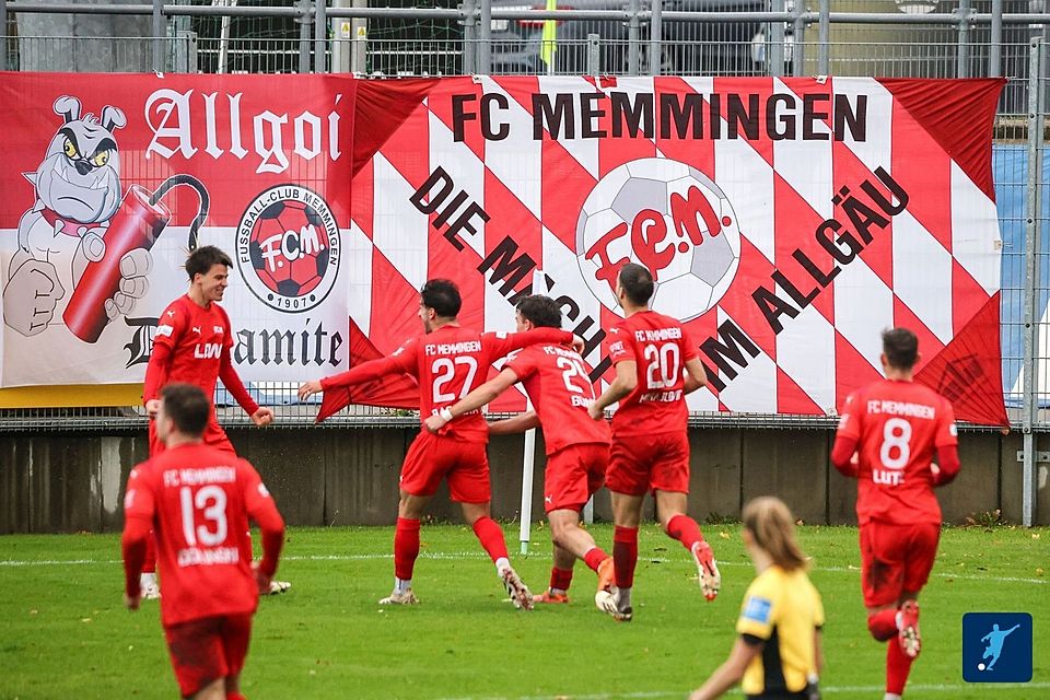 Beim Memminger-2:1-Sieg gegen die SpVgg Unterhaching gab's kein Halten mehr - und der Jubel war grenzenlos!